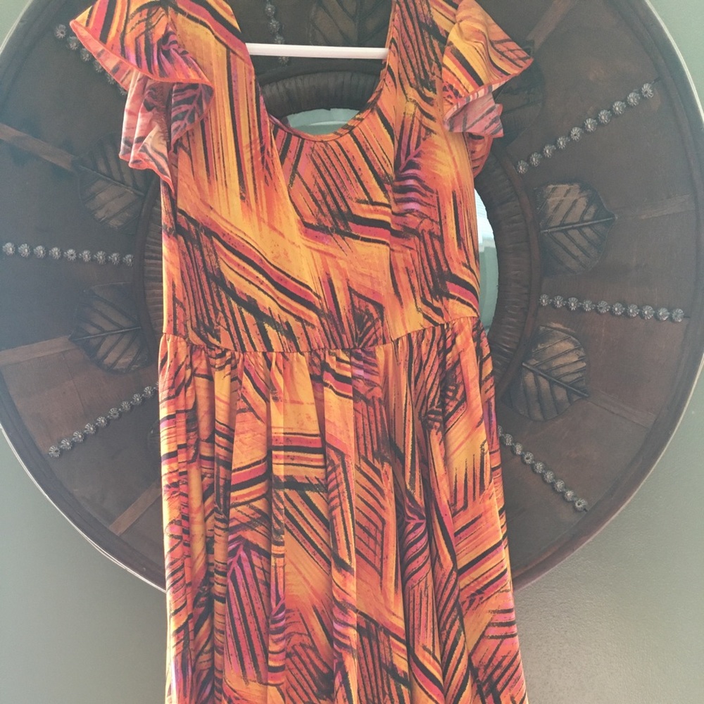 Dot dot smile cap sleeve. Excellent condition.
